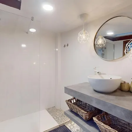 Historic Center Albizuri Residence, Bright, Spacious 3br Ideal For Groups Appartement Bilbao