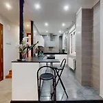 Apartment Historic Center Albizuri Residence, Bright, Spacious 3br Ideal For Groups Bilbao