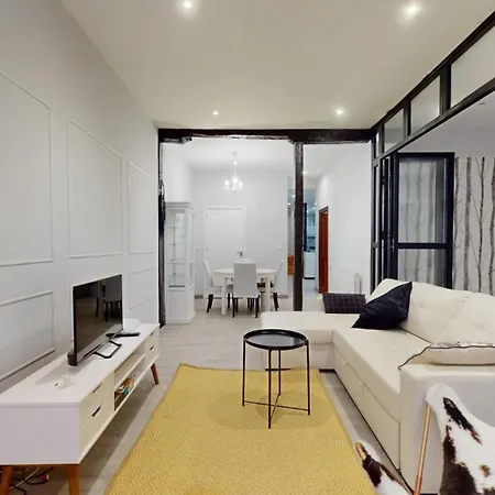 Historic Center Albizuri Residence, Bright, Spacious 3br Ideal For Groups *