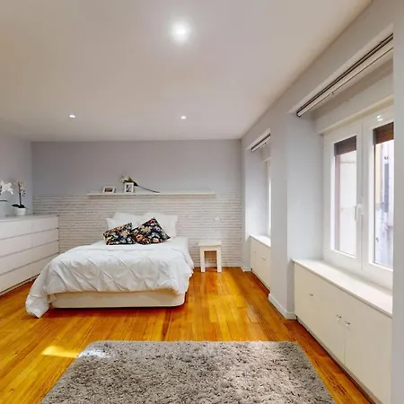 Historic Center Albizuri Residence, Bright, Spacious 3br Ideal For Groups בילבאו