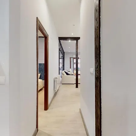 Historic Center Albizuri Residence, Bright, Spacious 3br Ideal For Groups Appartamento